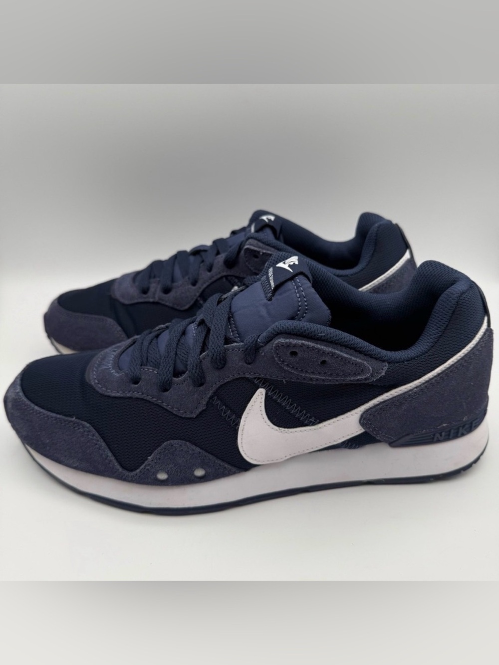 Nike Venture Runner CK2944-400 Men’s 8.5 Midnight Navy White Running Sneakers